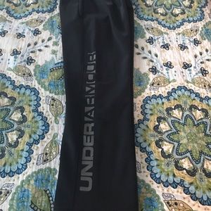 EUC Boys UnderArmour Black pants w/fleece lining